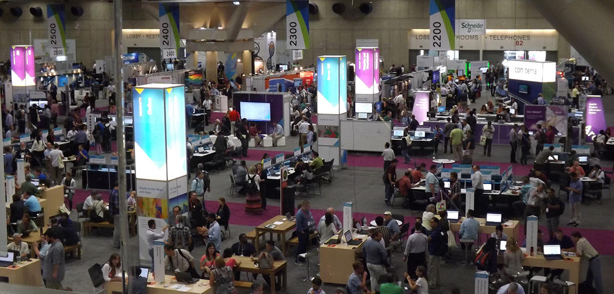The Esri 2015 Exhibit Hall. (Photo: Tracy Cozzens)