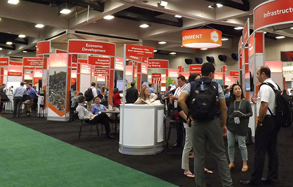 A vast users' section covers numerous professional uses of Esri software.