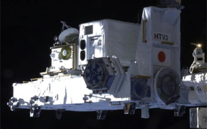 A re-configurable NASA receiver called the Space Communications and Navigation Testbed, SCaN is attached to the exterior of the ISS. In April 2018 the chest-sized SCaN, seen left of centre with an antenna on top, was used to make the first combined Galileo-GPS positioning fix in orbit. (Photo: NASA)