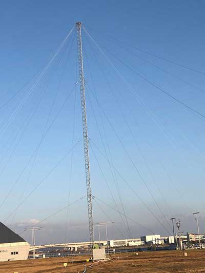 The 35-meter eLoran transmit antenna in Incheon. (Photo: UrsaNav)