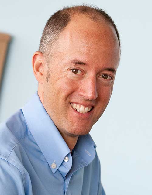 Headshot: Julian Thomas