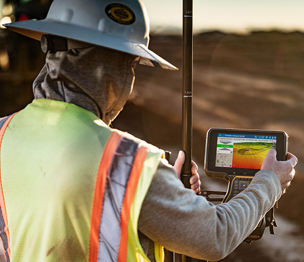 The Trimble TSC5 Controller with the Siteworks SE Starter Edition. (Photo: Trimble)