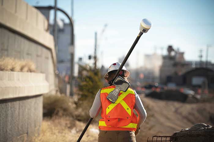 The Trimble TSC5 Controller boasts a 5-inch screen, keypad keypad and all-day battery. (Photo: Trimble)