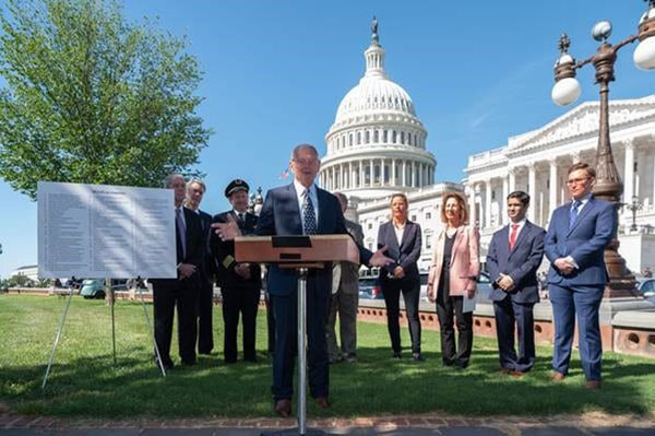 Sen. Inhofe with his staff introduces the RETAIN GPS and Satellite Communications Act. (Photo: RNTF}