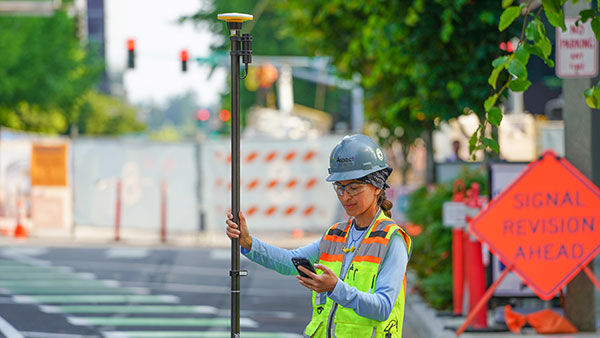 The Trimble DA2 receiver boosts the performance of the Trimble Catalyst GNSS positioning service. (Photo: Trimble)