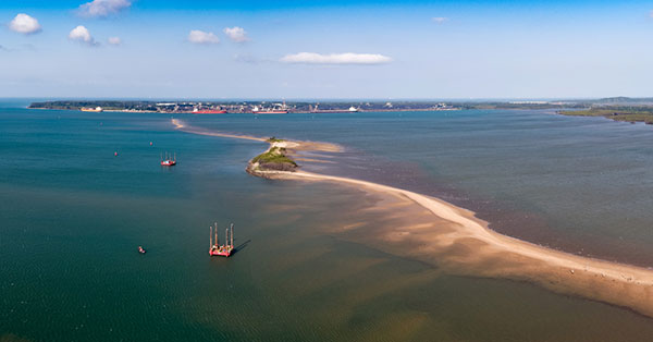 Fugro’s self-elevating platforms being positioned in Richards Bay ready for their geotechnical site characterization for the planned port expansion. (Photo: Fugro)