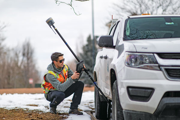Tilt-pole compensation enables measurements otherwise dangerous, difficult or impossible. Photo: Trimble