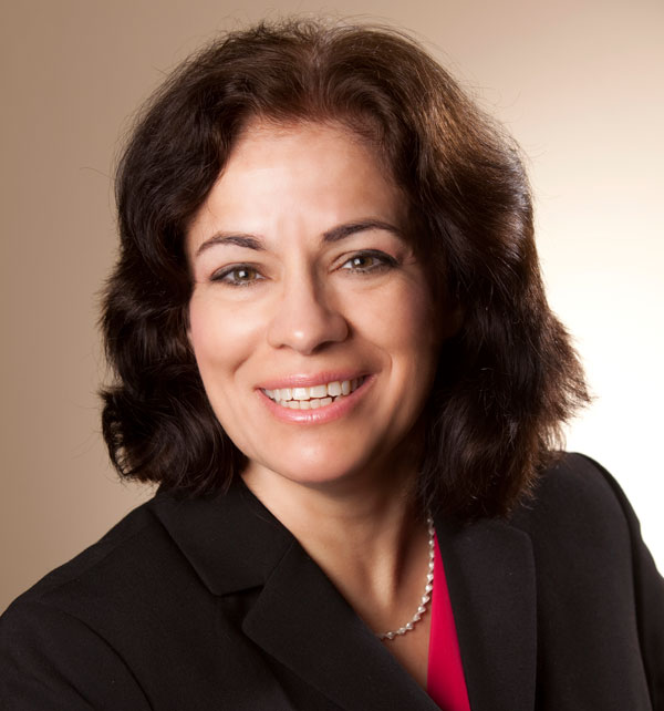 Headshot: Tracy Cozzens