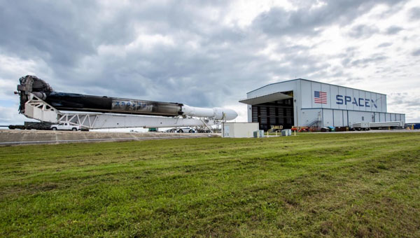 SpaceX’s Falcon Heavy rocket begins its roll out to the historic Launch Complex (LC)-39A at NASA’s Kennedy Space Center in Florida. (Image: SpaceX)