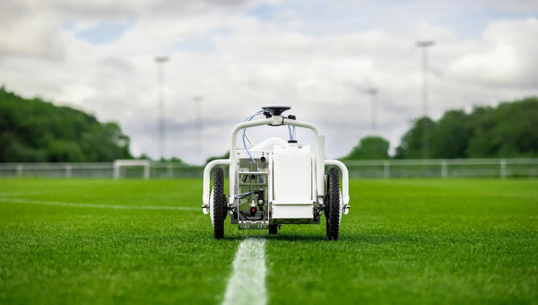 The TinyLineMaker Pro X estimates when it will run low on paint and alerts users. (Image: Unicore)