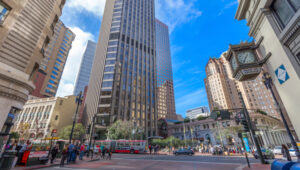 San Francisco’s market street, like all urban canyons, is a very challenging environment for satellite navigation. (Photo: Spondylolithesis / iStock / Getty Images Plus / Getty Images)