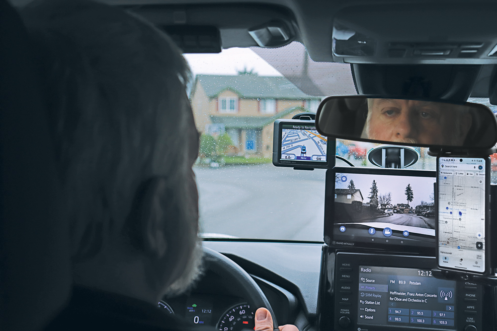 A nearly 20-year-old Garmin nüvi still provides the author navigation in areas without cellphone reception. (Photo: Matteo Luccio)
